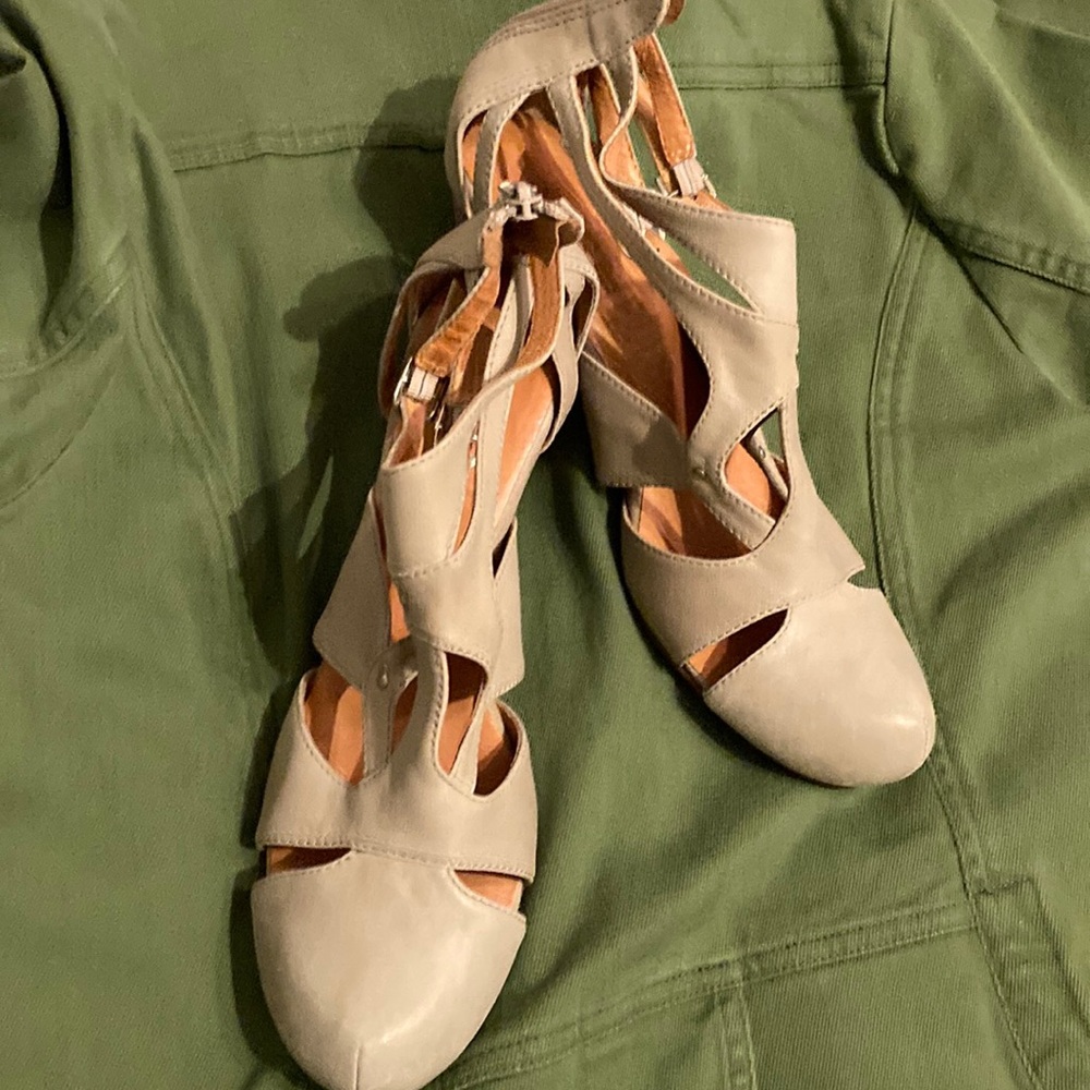 Cream close toe ankle heels sandals